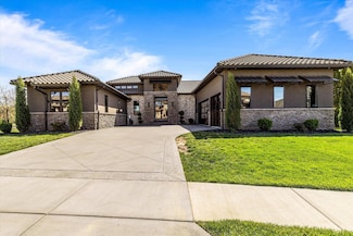 3810 E Knollwood Dr, Springfield, MO 65721