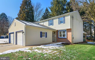 302 S 9th St, Akron, PA 17501