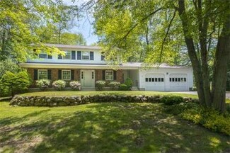 58 Wild Rose Dr, Andover, MA 01810