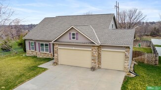9210 S 17th St, Bellevue, NE 68147