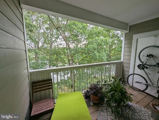 1720 Lake Shore Crest Dr Unit 34, Reston, VA 20190