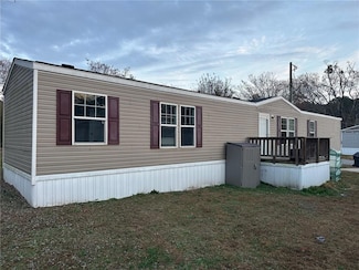 145 Town Ln, Fayetteville, GA 30214