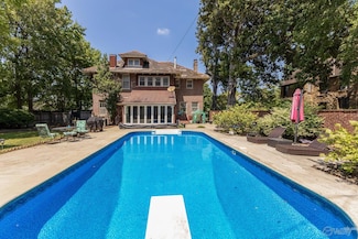 615 Grant St SE, Decatur, AL 35601