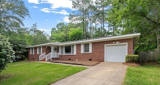 1906 Sullivan Dr, Dothan, AL 36303