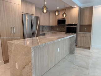 19390 Collins Ave Unit 224, Sunny Isles Beach, FL 33160