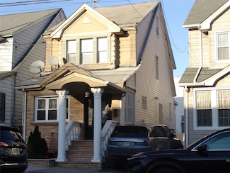 8405 102nd St, Richmond Hill, NY 11418
