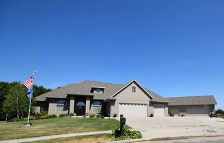 403 E 15th Ave, Groton, SD 57445