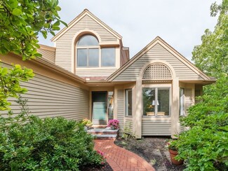 7 Wainwright Rd Unit 39, Winchester, MA 01890