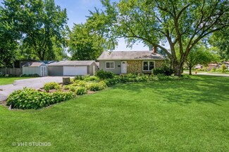 124 S Chicago Ave, Mundelein, IL 60060