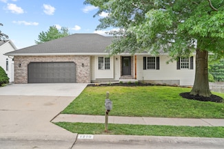 1210 S Bridgewood Dr, Columbia, MO 65203