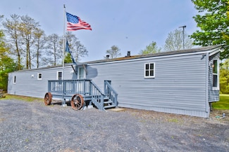 213 Blossom Ln, Blakeslee, PA 18610