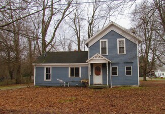 304 E James St, Lawrence, MI 49064