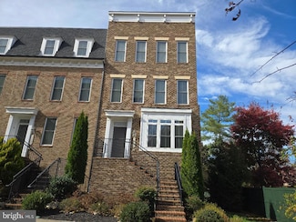 11402 Ridgeline Rd, Fairfax, VA 22030