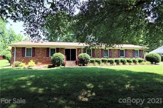6243 Deliah Ln, Charlotte, NC 28215