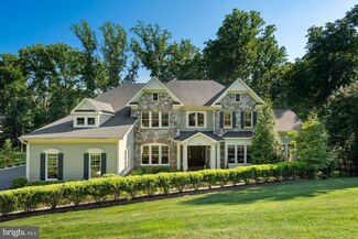 10909 Willow Creek Ln, Oakton, VA 22124