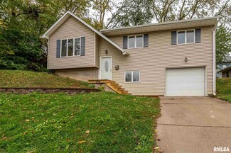 109 N Rolff St, Davenport, IA 52804