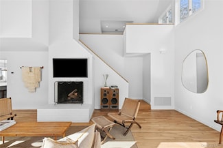 34 Floyd St, East Hampton, NY 11937