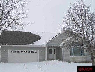 113 Falcon Dr, Mankato, MN 56001
