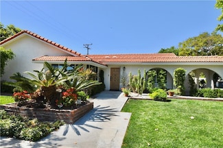 2821 Tucker Ln, Los Alamitos, CA 90720