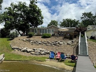 1296 NE River Rd, Lake Milton, OH 44429