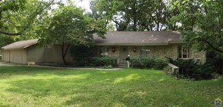 2840 SW MacVicar Ave, Topeka, KS 66611