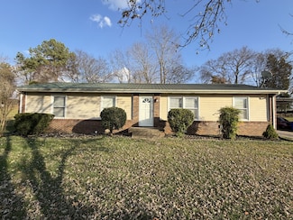 300 Valley View Dr, White House, TN 37188