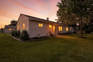 2318 W Howard Ave, Milwaukee, WI 53221