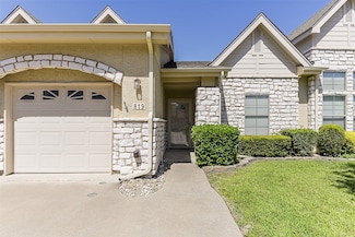 819 Earhart Ave, Grand Prairie, TX 75051