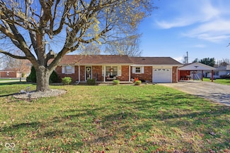 8143 E Crescent Dr, Seymour, IN 47274