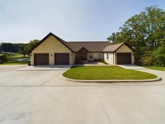823 Veterans Dr, Muscle Shoals, AL 35661