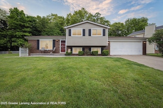 8385 Woodland Shore Dr, Brighton, MI 48114