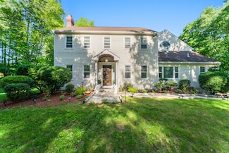 32 Echo Valley Rd, Newtown, CT 06470