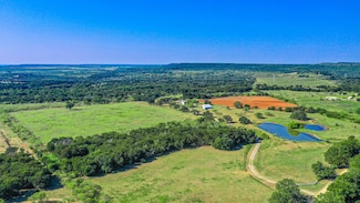 450 Beaver Creek Ln, Jacksboro, TX 76458