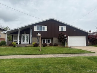 2429 Parkview Dr, Niagara Falls, NY 14305