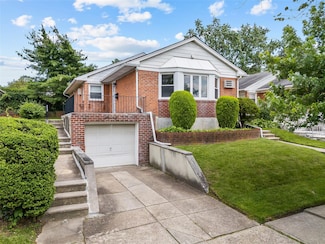 50-55 Cloverdale Blvd, Flushing, NY 11364