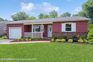 15 Westbrook Dr, Toms River, NJ 08757