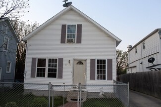 1142 Front St, Aurora, IL 60505