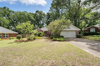 605 Lakeview Woods Dr, Mobile, AL 36695