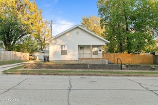 215 S Jefferson St, Webb City, MO 64870