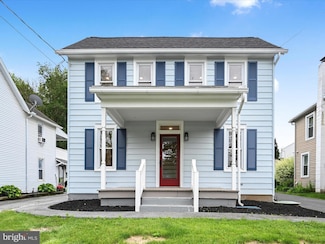 132 S State St, Brownstown, PA 17508