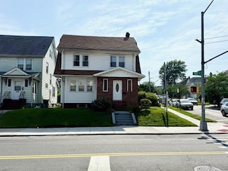 8456 164th St, Jamaica, NY 11432
