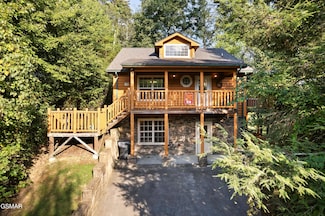 2602 Stonebrook Dr, Pigeon Forge, TN 37863