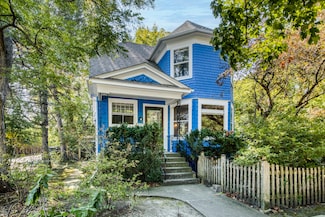 1123 Linden Ave, Wilmette, IL 60091