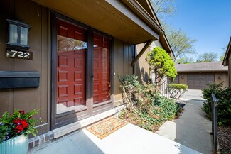 722 Greenhills Dr, Ann Arbor, MI 48105