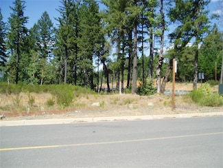1301 Green Valley Dr, Cave Junction, OR 97523
