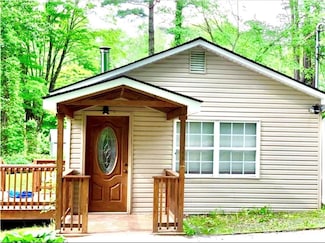 6 Farmingdale Ln, Bloomingburg, NY 12721