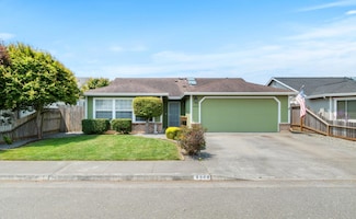 2900 Little Pond St, McKinleyville, CA 95519