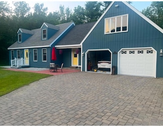 8 Glover Rd, Rumford, ME 04276
