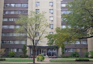 6300 N Sheridan Rd Unit 107, Chicago, IL 60660