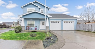 1075 Shayla Ln, Central Point, OR 97502